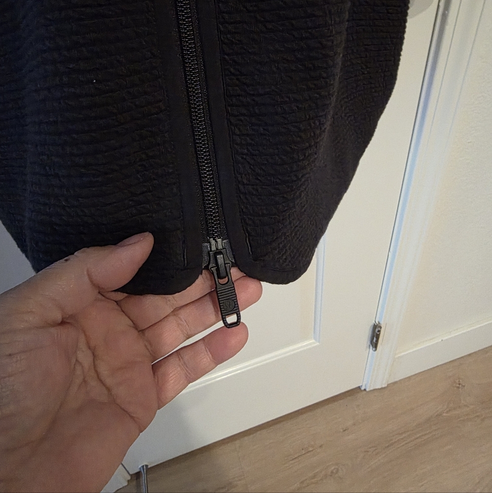 LULULEMON On Repeat Jacket Size 10. - Picture 13 of 15